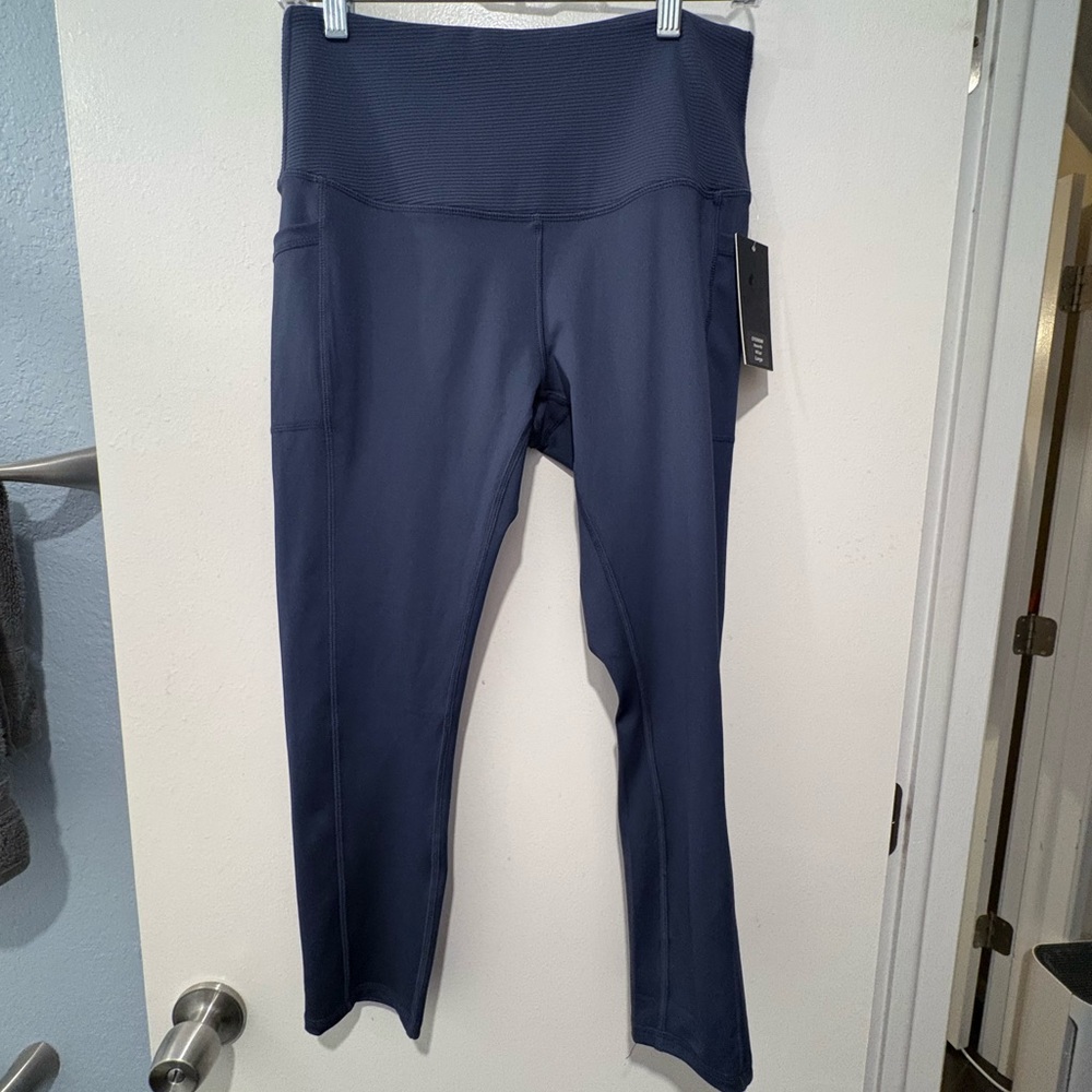 Leg End High-Waisted capri Leggings
